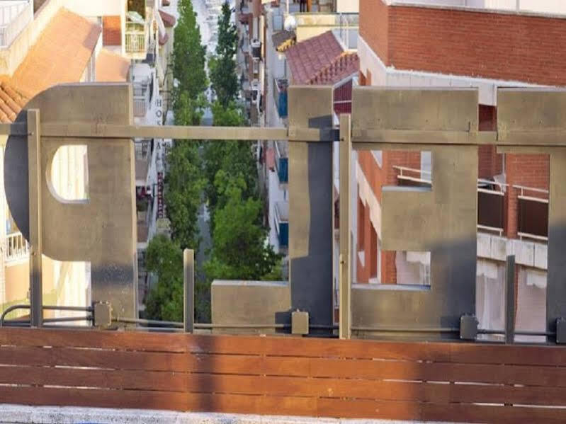 ホテル ポルト ユージニ カンブリルス エクステリア 写真